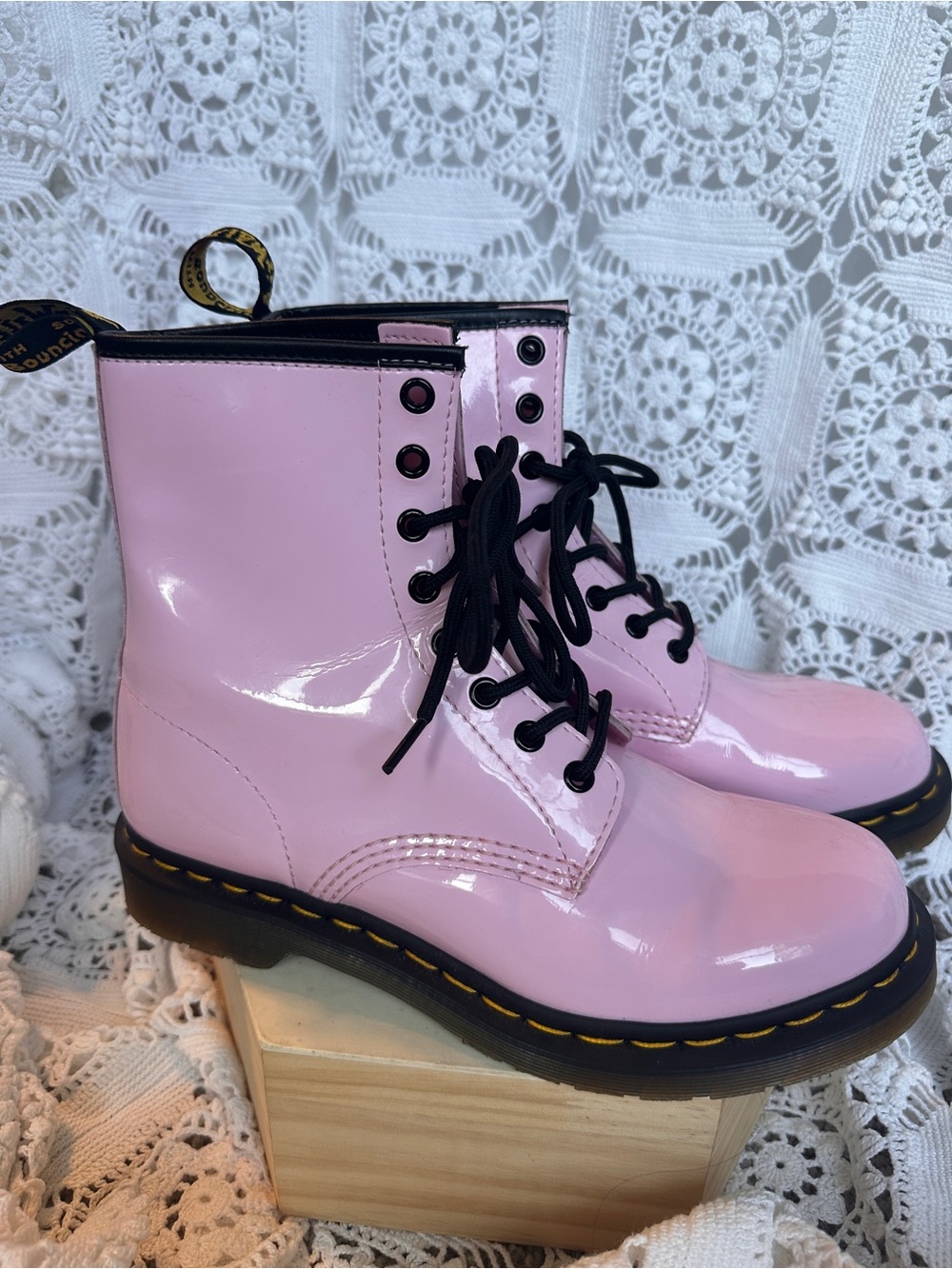 Dr. Martens 1460 Pale Pink Patent Leather Boots Women's Size 9 EUC